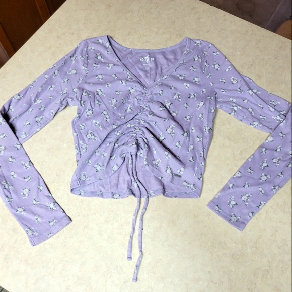 Hollister Tops - Nwot Hollister baby T large cropped, ribbed, cinched in the front cute